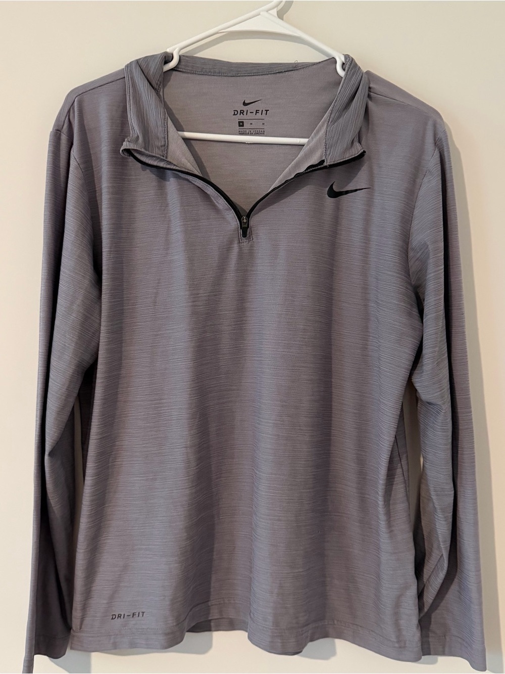 Nike Dri-FIT Gray 1/4 Zip Lightweight Long Sleeve Shirt Men’s Medium